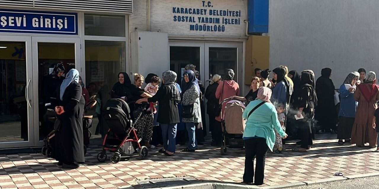 Belediyeden Öğrencilere Kırtasiye Çeki Desteği