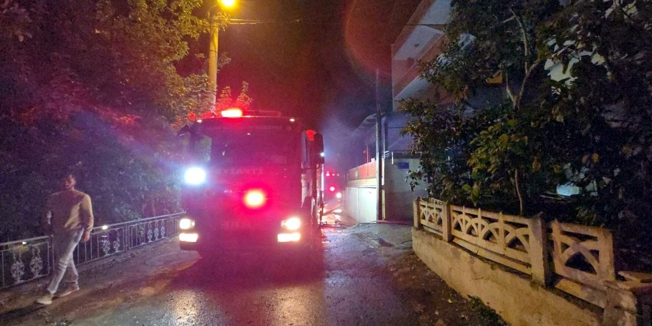 Üç Katlı Binada Yangın Çıktı