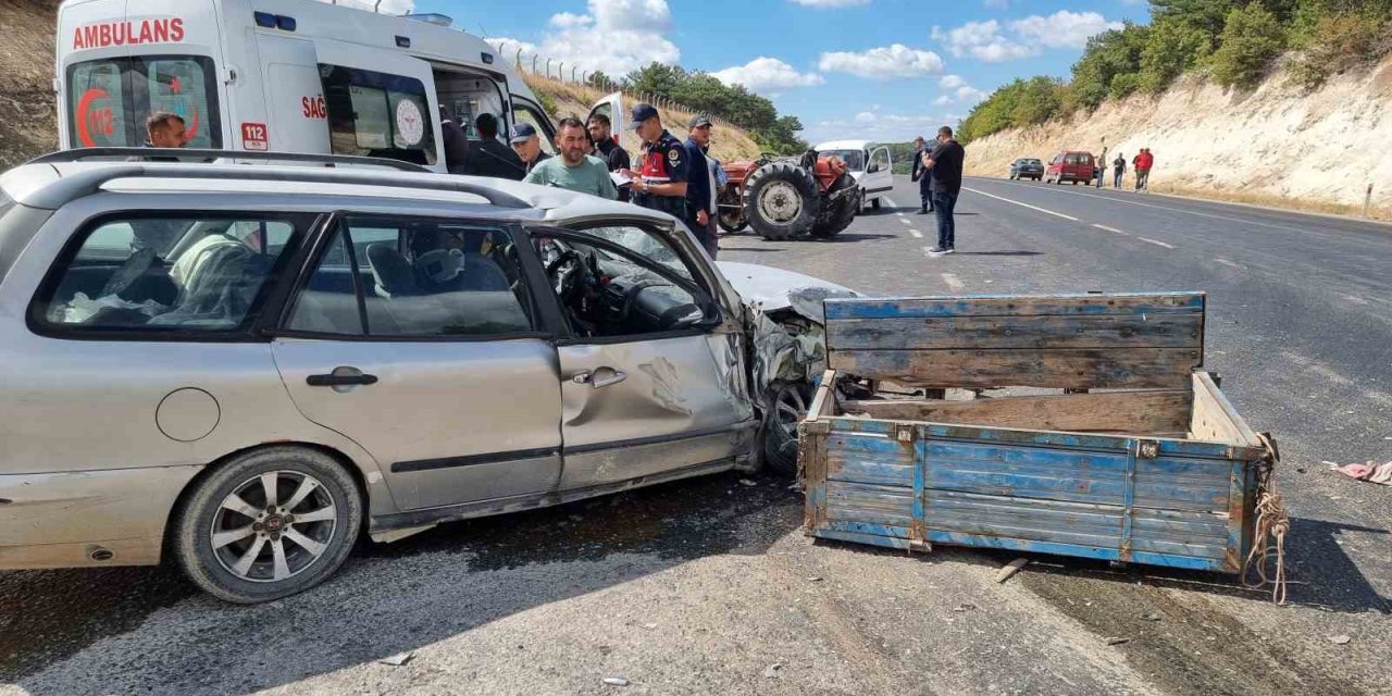 Yaşanan Trafik Kazasında 2 Kişi Yaralandı