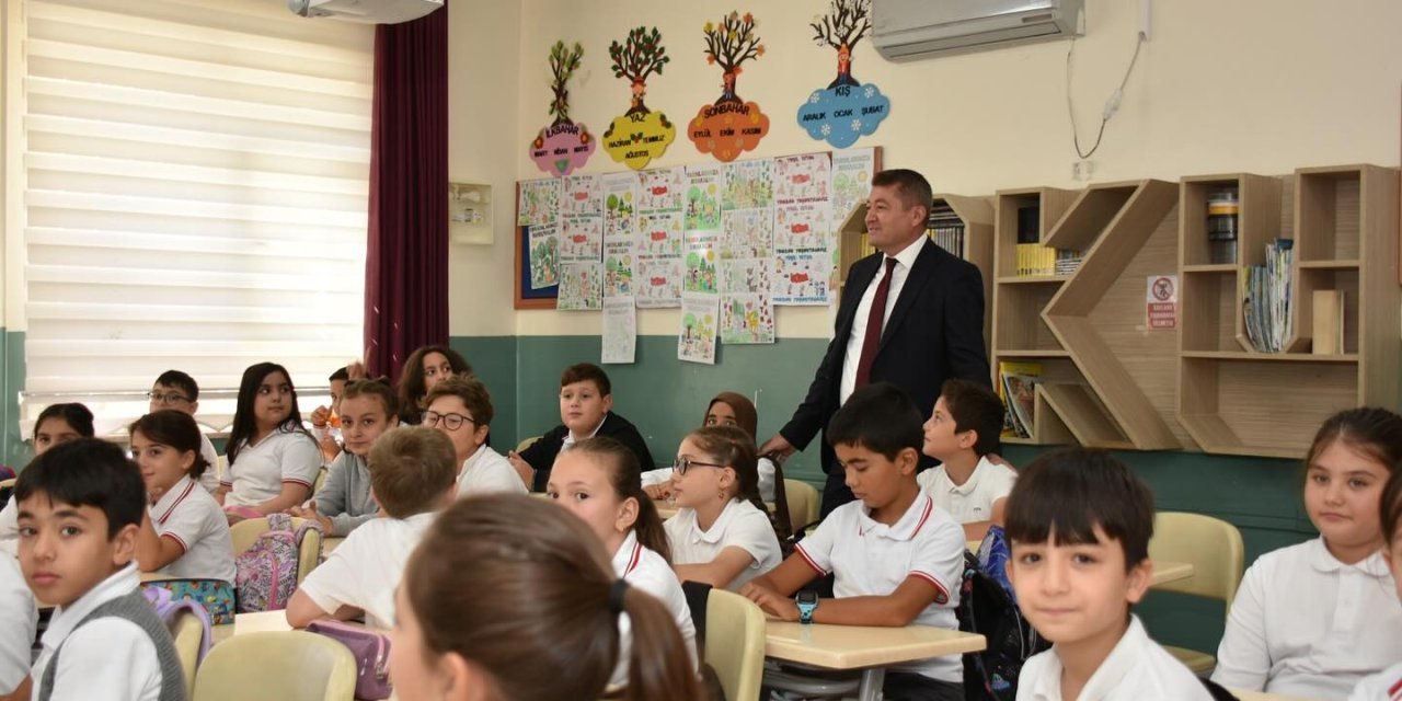 Müdür Şimşek, Öğrencilere Başarılar Diledi