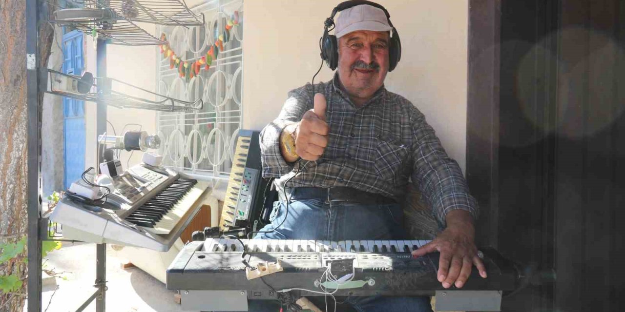 Hayatını Adadığı Orglarıyla Her Gün Tek Kişilik Konser Veriyor