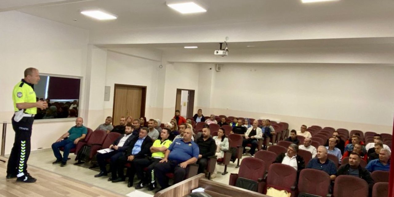 Okul Servisi Şoförleri Bilgilendirildi