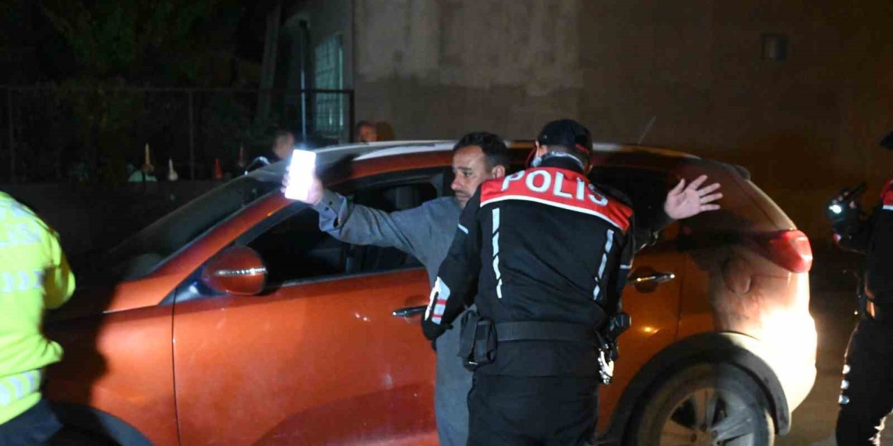 51 Polis İle Yapılan Denetimde 395 Şahıs Ve 157 Araç Sorgulandı