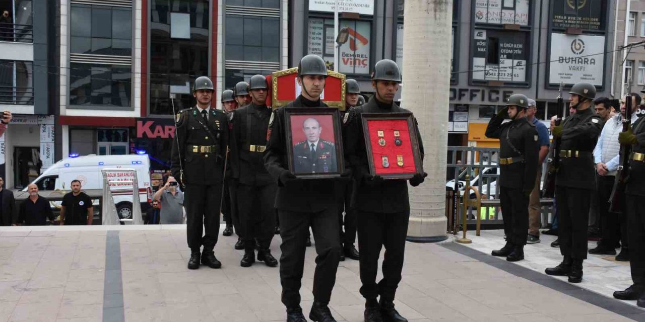 Eski Jandarma Genel Komutanı Son Yolculuğuna Uğurlandı