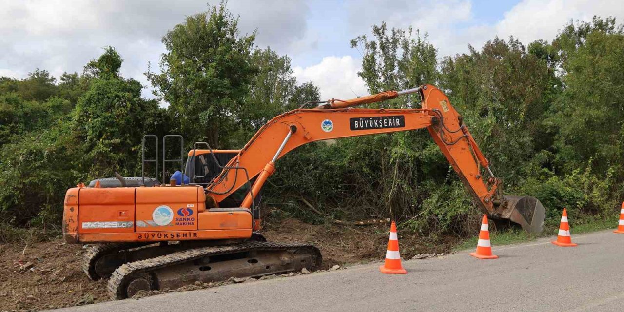 20 Mahalleye Ulaşımı Kolaylaştıracak Yol Hamlesi