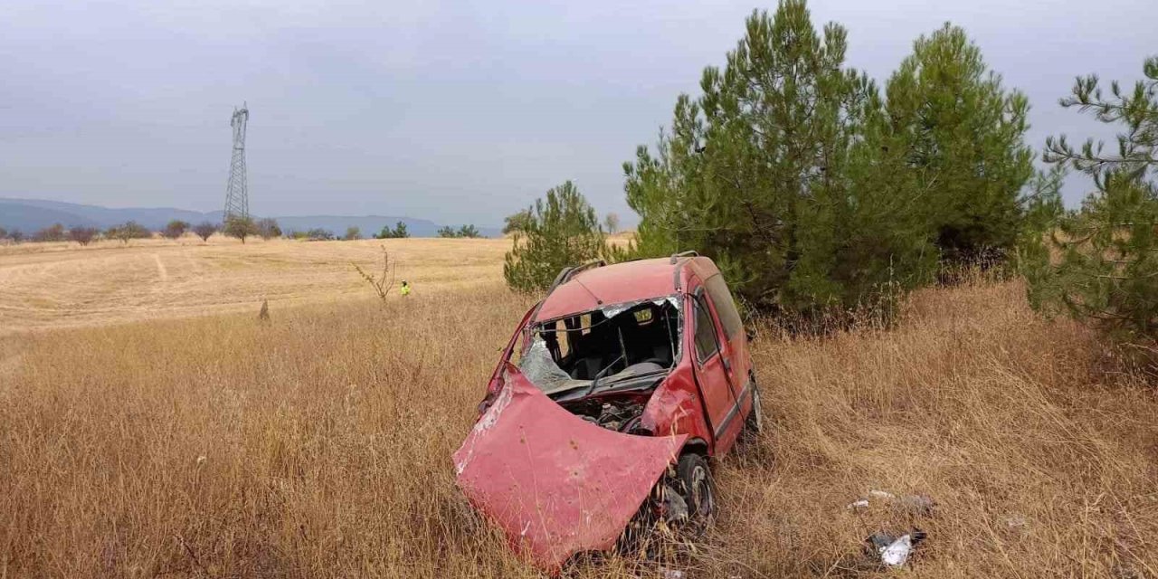 Kontrolden Çıkan Hafif Ticari Araç Tarlaya Uçtu!
