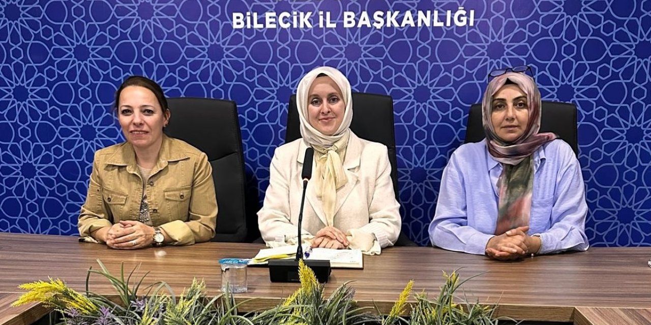 AK Parti Kadın Kolları Toplandı