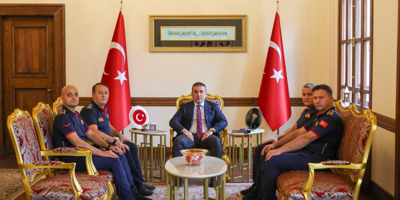 İtfaiye müdürlüğü çalışanlarından Vali Sözer ve Emniyet Müdürü Şener’e ziyaret