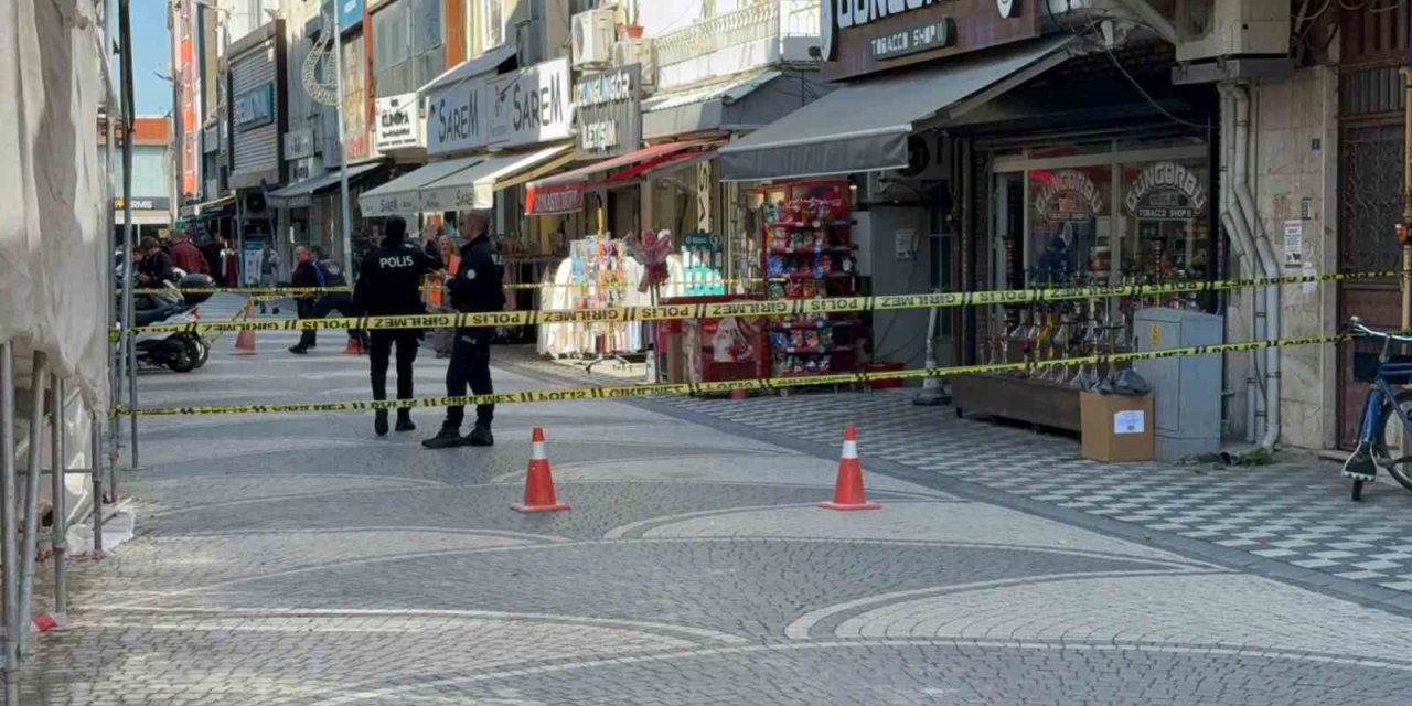 Çatırdama Sesleri Paniğe Sebep Oldu: 2 Katlı Bina Tahliye Edildi