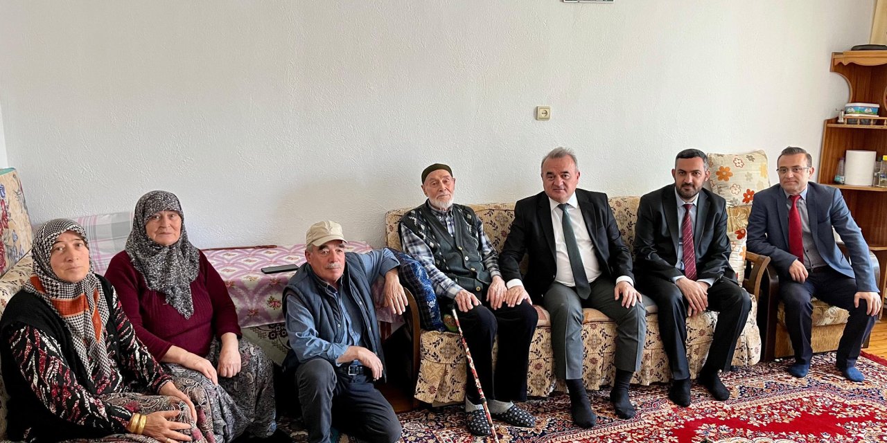 Kaymakam Öztürk'ten Anlamlı Ziyaret