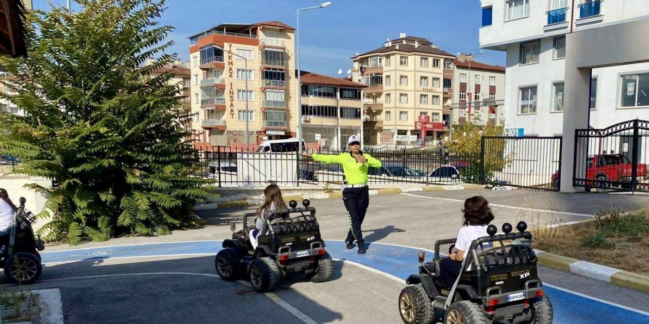Öğrencilere Trafik Eğitimi