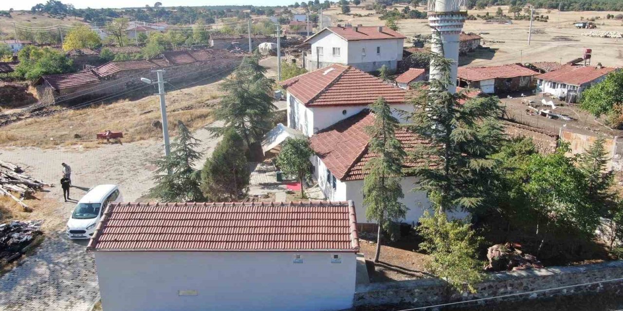 Şadırvan Ve Cami Tuvaletleri Yenilendi