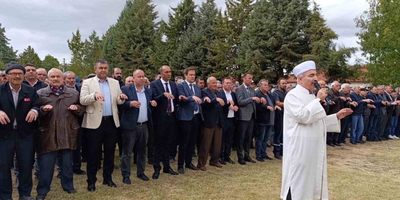 Duanın Ardından Yağan Yağmur, Katılımcılarda Büyük Sevinç Oluşturdu