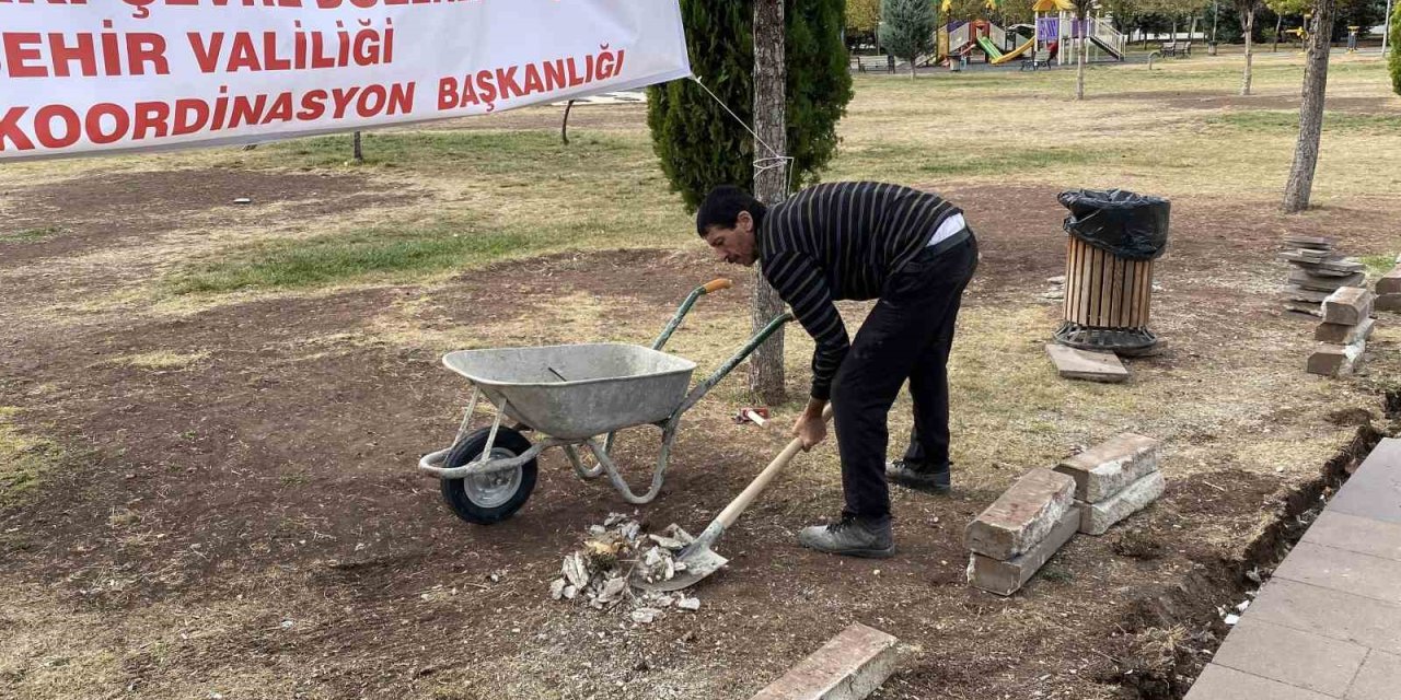 Dede Korkut Parkı’nda Bakım Ve Onarım Çalışmaları Başladı