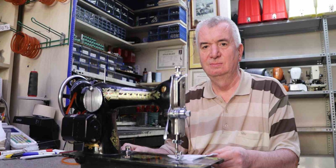 100 Yıllık Dikiş Makinesini Bile Konuşturabiliyor