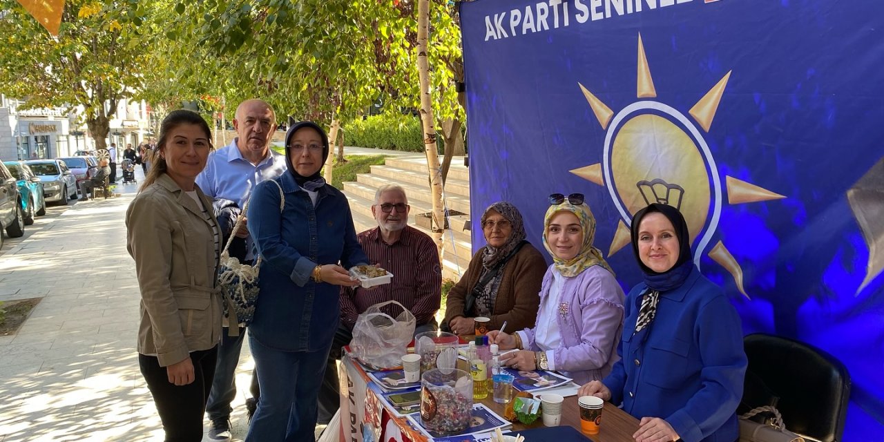 AK Parti Üye Standına Yoğun İlgi