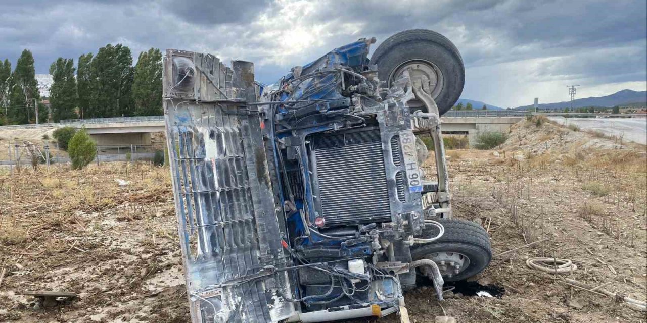 Tanker devrildi