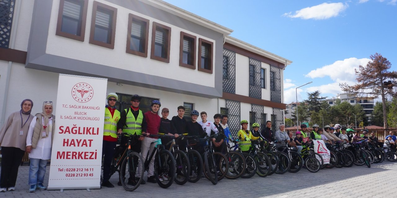 Alzheimer için pedalladılar