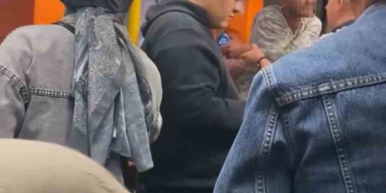 Yaka Paça Kavga Çıktı, Güvenlik Araya Zor Girdi