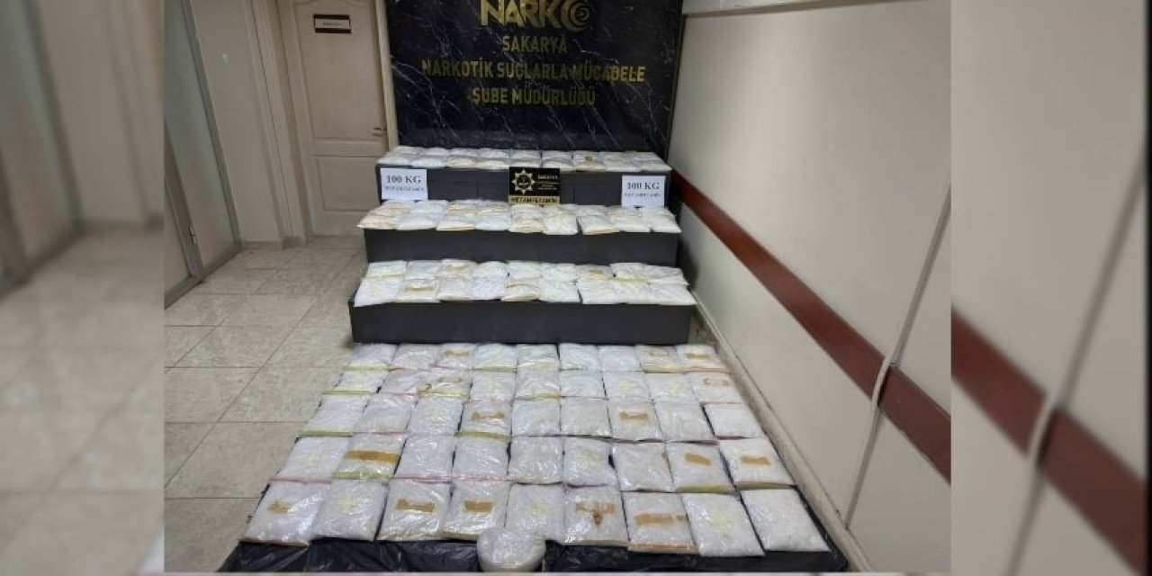 Cipin bagajında 100 kilo uyuşturucu bulundu