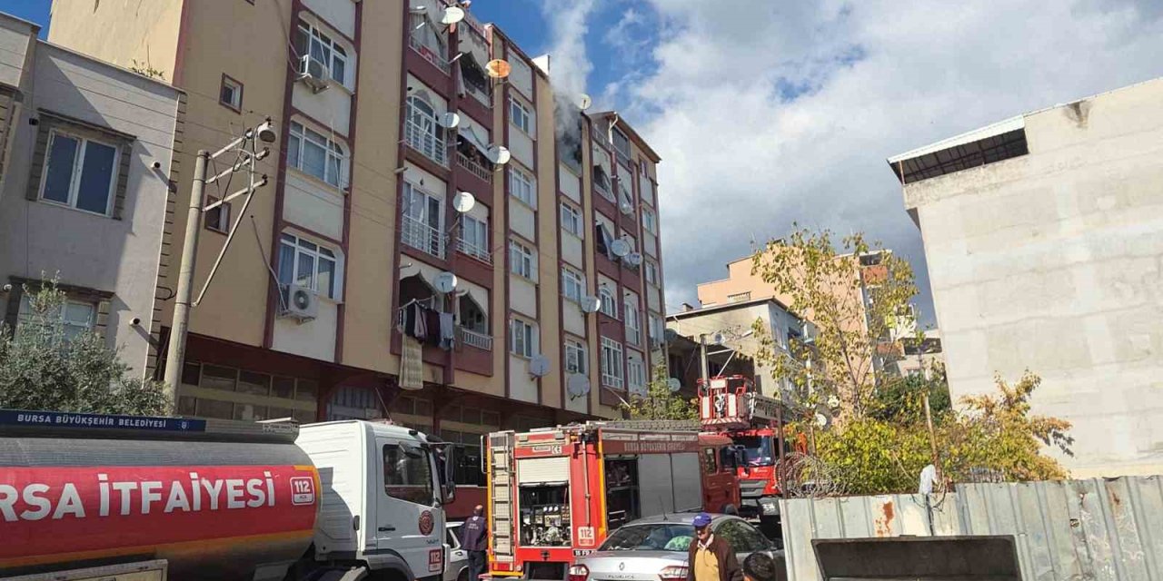 6 Katlı Apartmanda Yangın Paniği