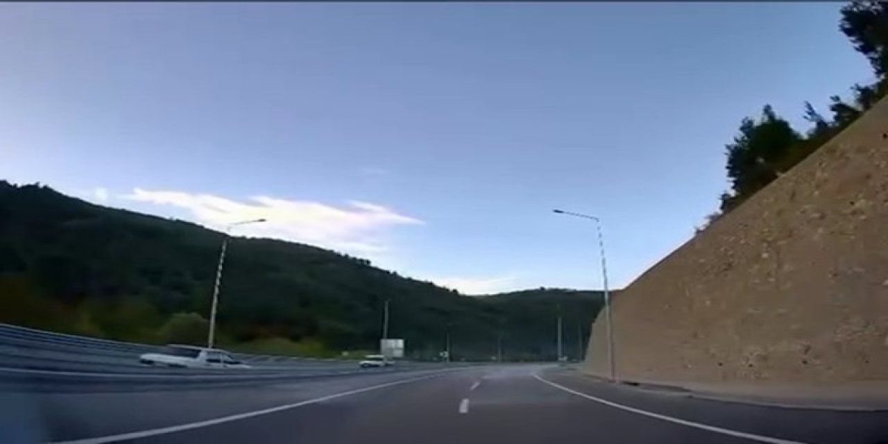 Ters Yöne Giren Araç Faciaya Davetiye Çıkardı