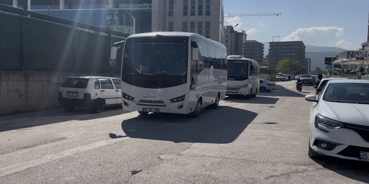Chp’li Eski Belediye Başkanı Ve Eşi 3 Gün Süren Gözaltının Ardından Adliyeye Sevk Edildi
