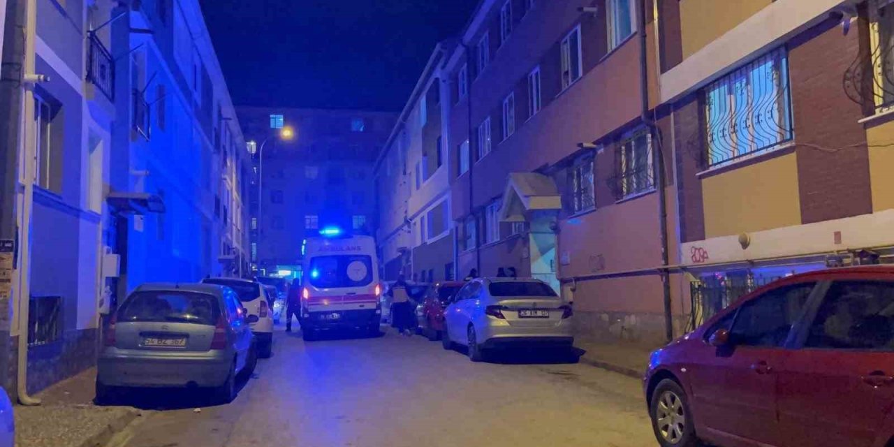 Kötü Koku İhbarı Üzerine Gelen Ekipler, Yaşlı Adamı Evinde Ölü Buldu