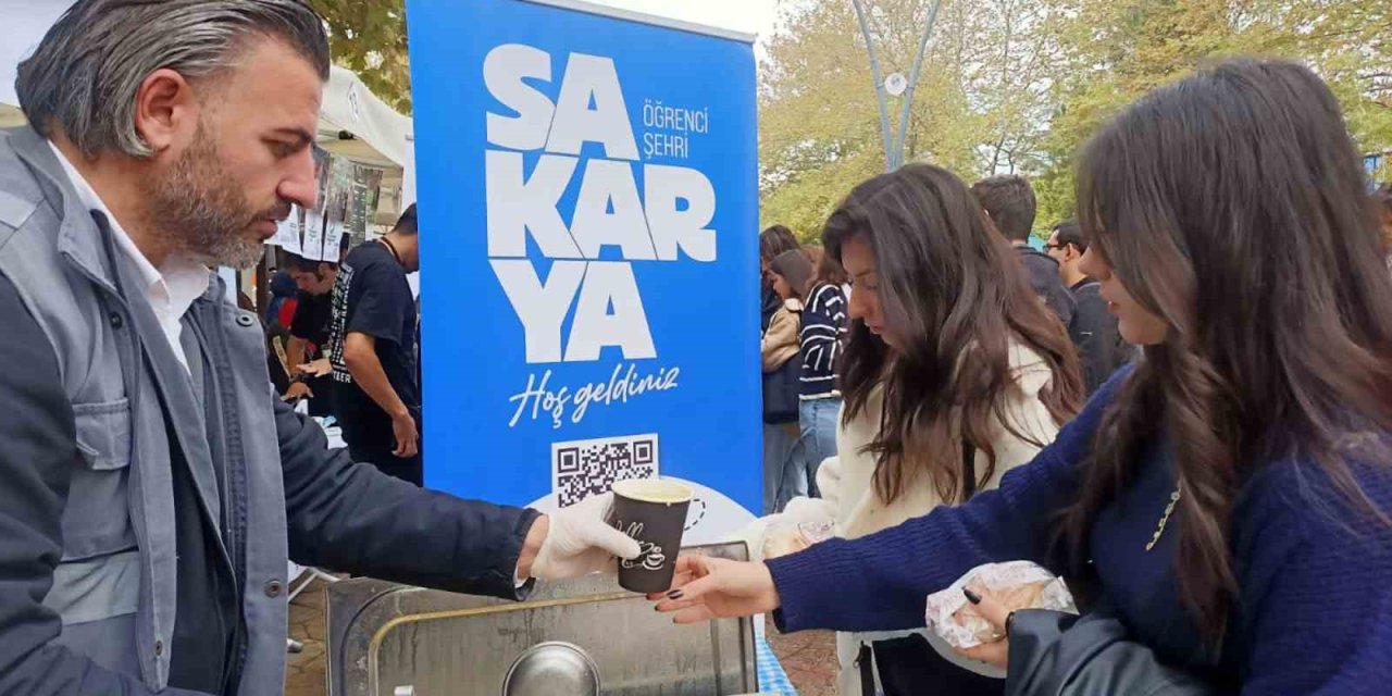 Üniversiteli Gençlerin İçini Isıtan Hareket