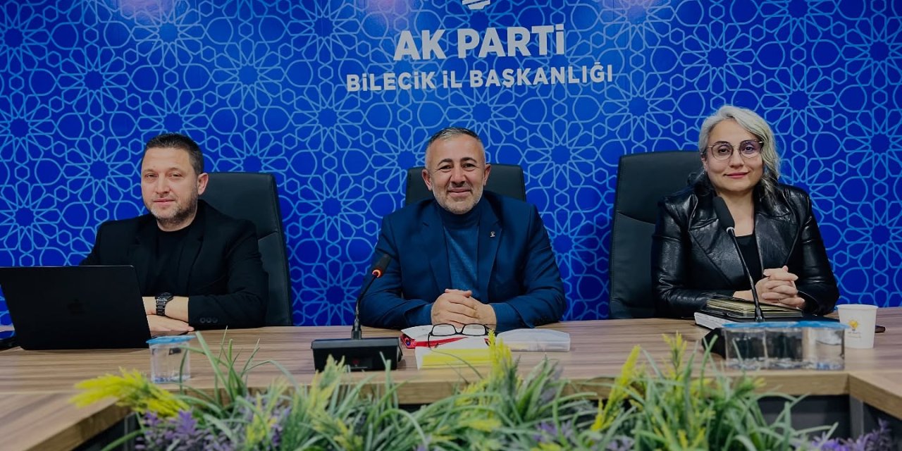 AK Parti Yönetim Kurulu Toplantısı Yapıldı