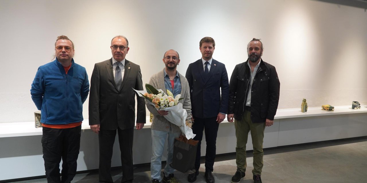 “İzlerin Sessizliği” Sergisi Açıldı