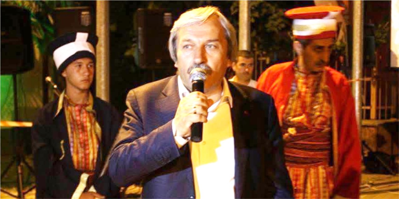 Münür Şahin: “Egolu, şovmen bir bunak!”