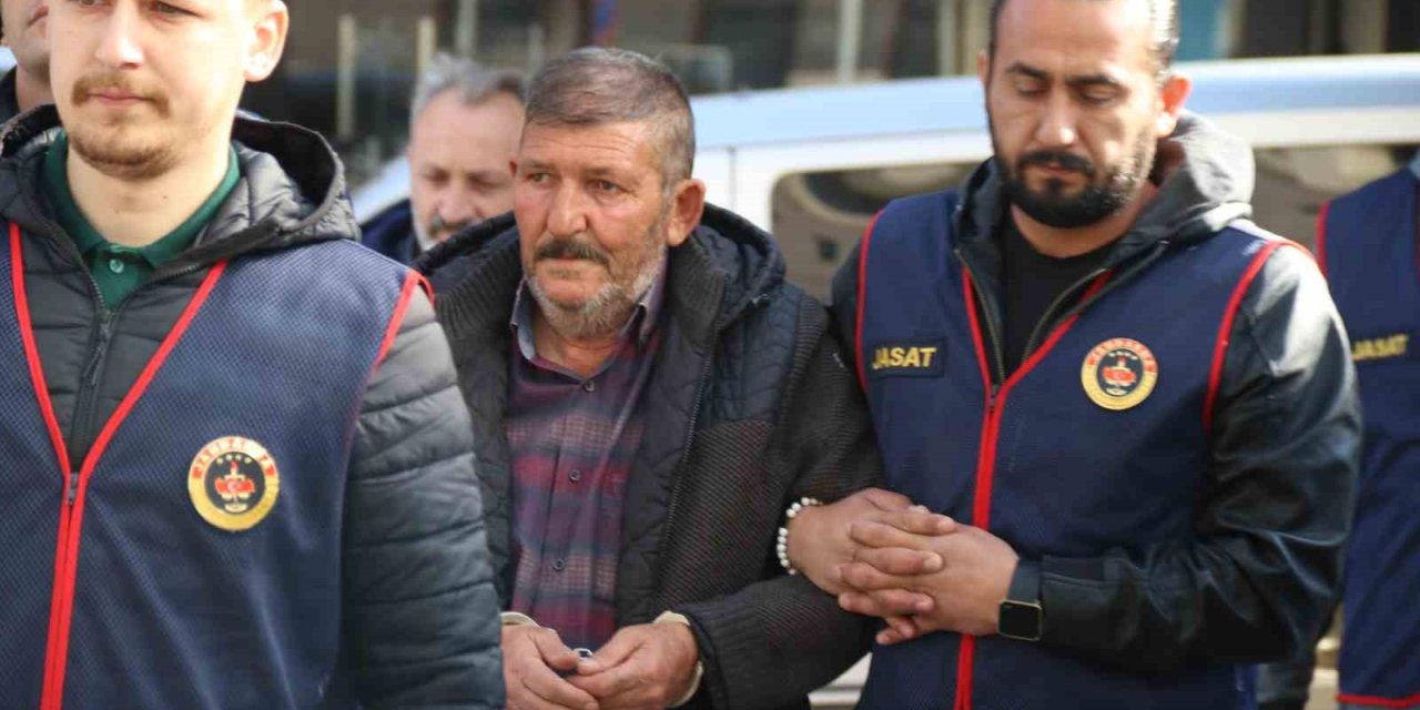Kardeşini Öldürüp Ahırın Temeline Gömen Kardeş Adliyeye Sevk Edildi