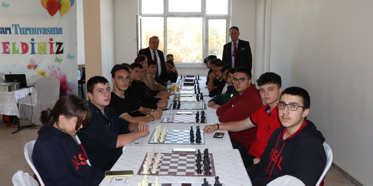 Bozüyük'te Cumhuriyet Kupası Satranç Şenliği