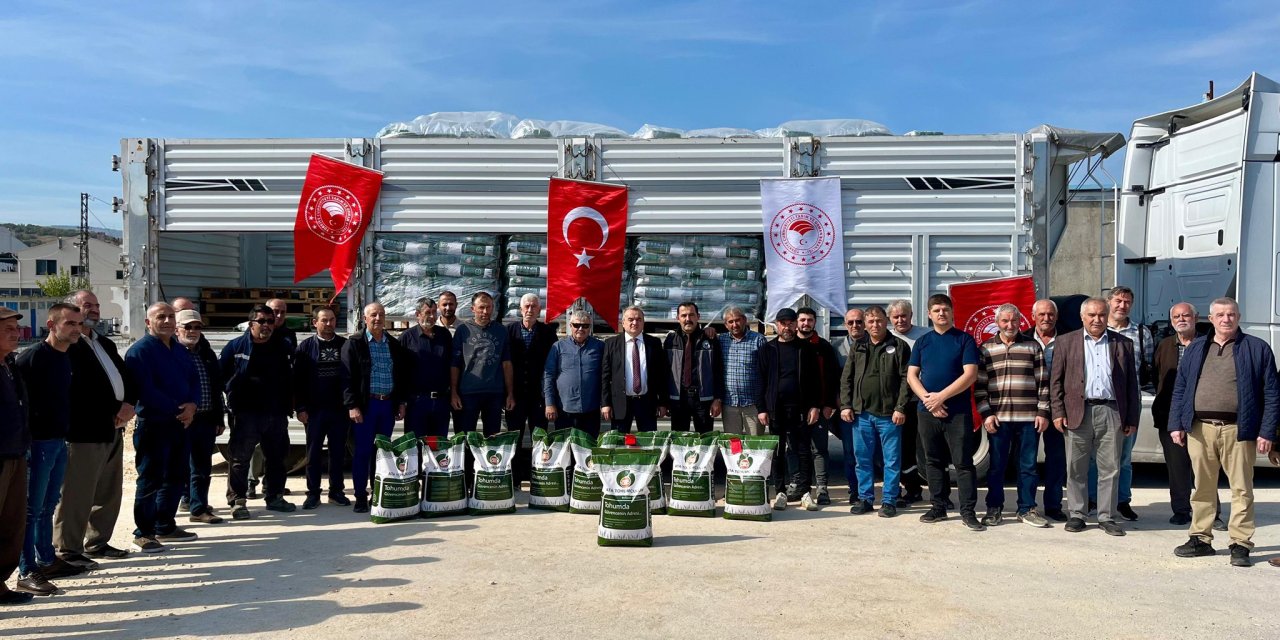 Bozüyük'te Çiftçilere Tohum Dağıtıldı