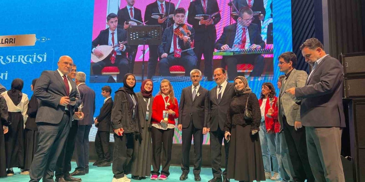 "İmam Hatip Okulları Başarı Örnekleri" Sergisinde Kütahya’ya Gurur