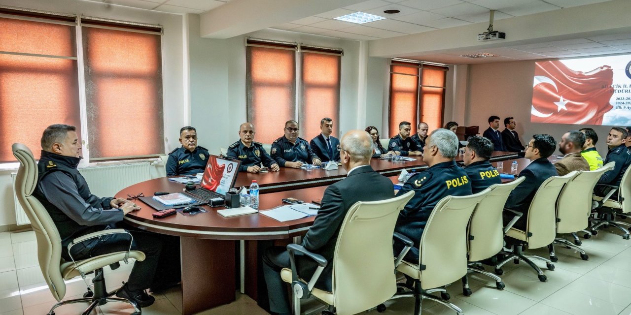 Emniyet Müdürlüğünde Değerlendirme Toplantısı