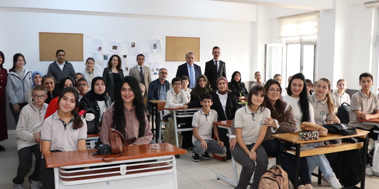 Kaymakam Öztürk Öğrencilerle Bir Araya Geldi