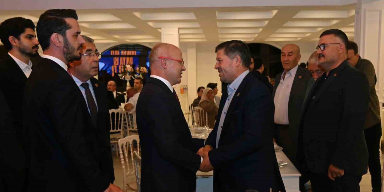Ak Parti Teşkilatı Muhtarlarla Bir Araya Geldi