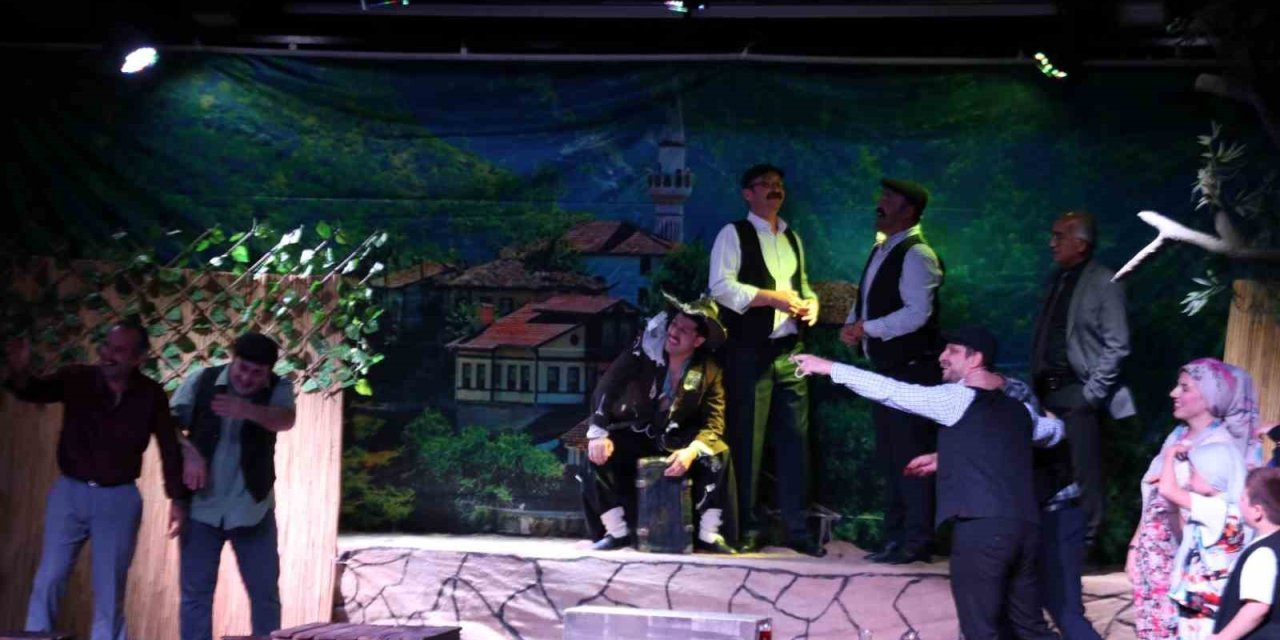 Komşu Köyün Delisi" Kapalı Gişe