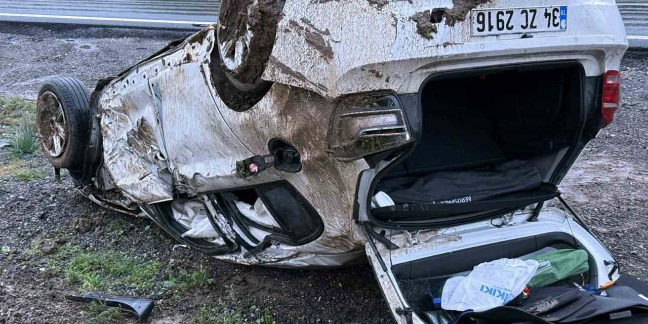 Takla Atan Otomobil Hurdaya Döndü: 1 Yaralı