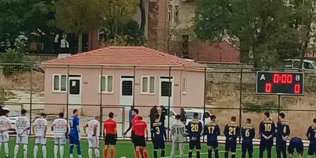 Taraftara Bıçakla Koşan Futbolcuyla Alakalı Görgü Tanığı O Anları Anlattı