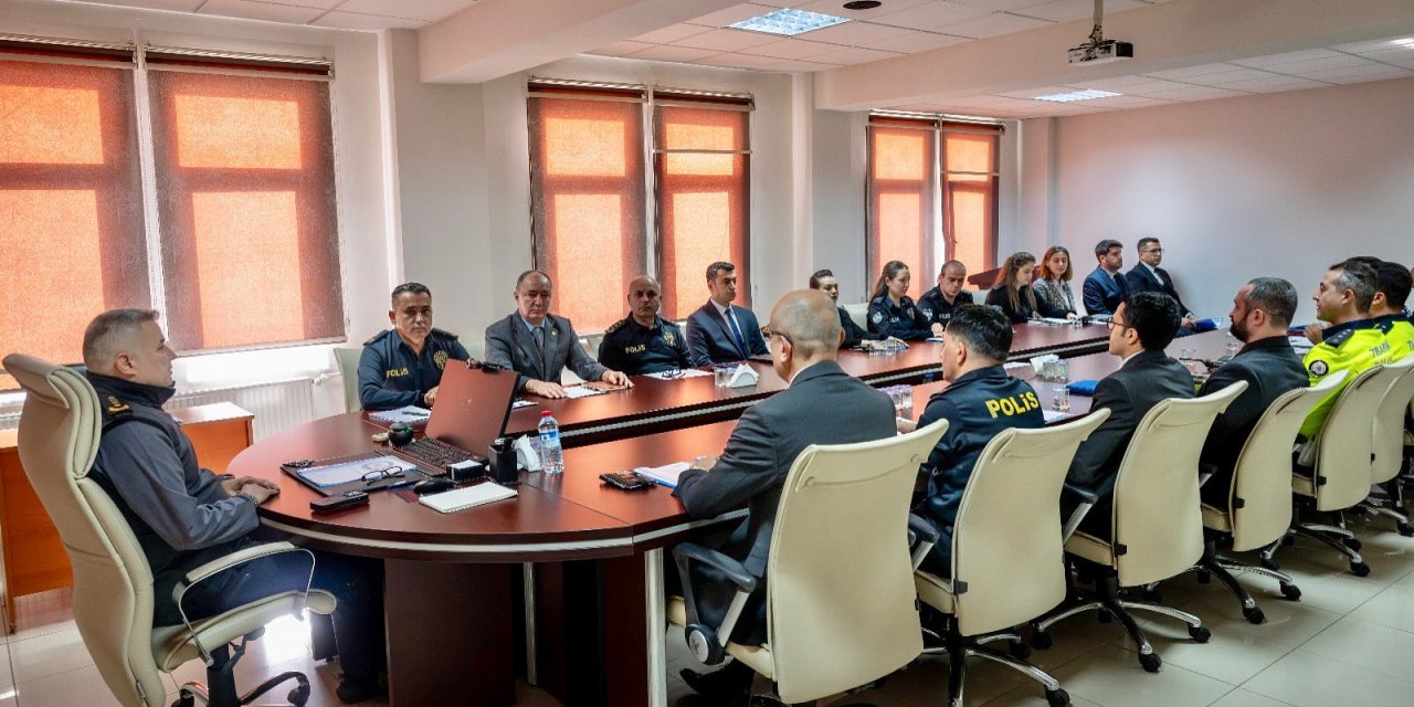 Emniyet Müdürlüğünde Değerlendirme Toplantısı