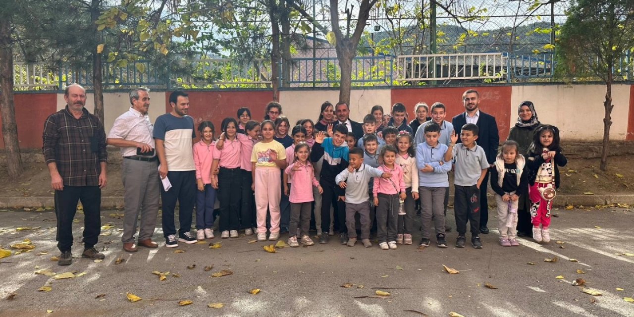 Dereceye Giren Öğrencilere Hediye Verildi