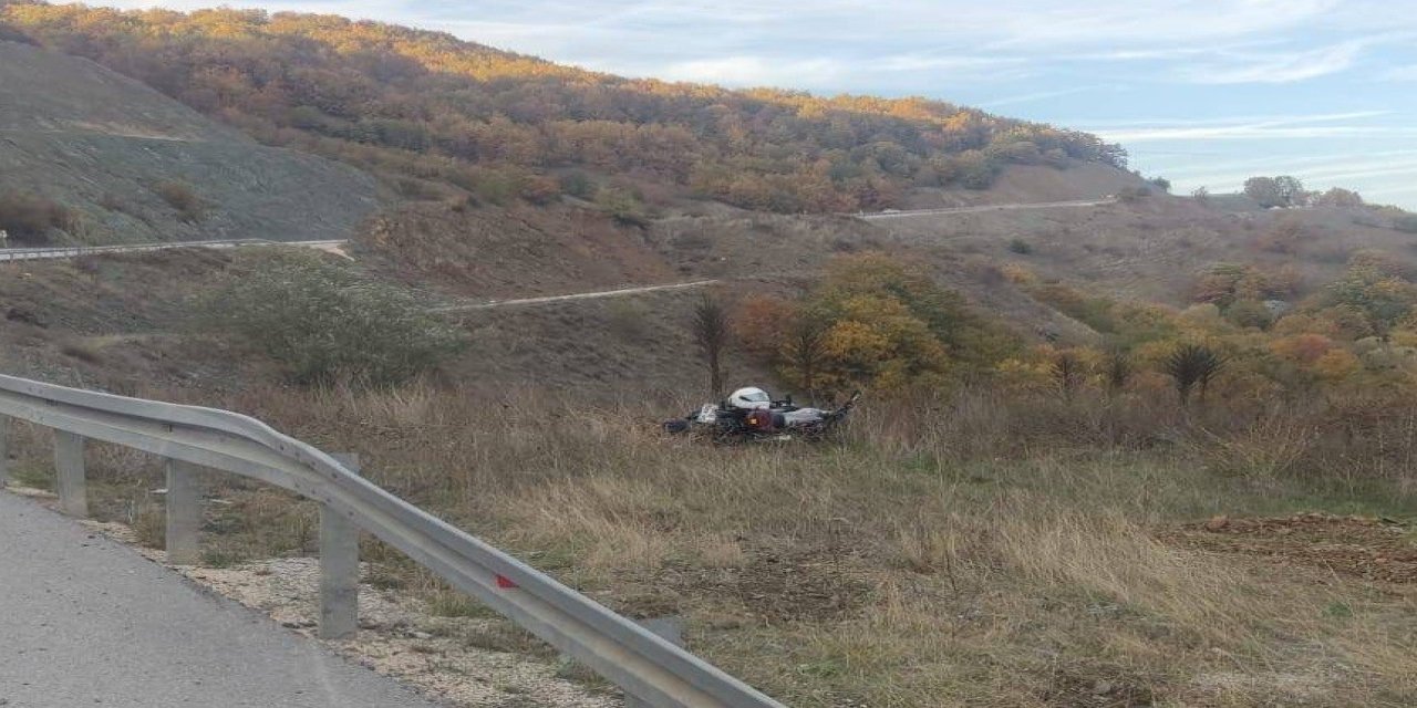 Kontrolden Çıkan Motosiklet Devrildi, Sürücüsü Yaralandı