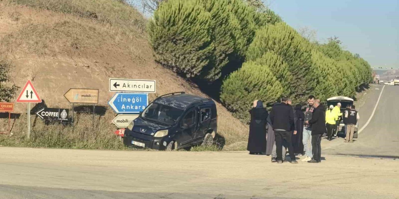 Çarpışmanın Etkisiyle Kanala Uçtu: 5 Yaralı