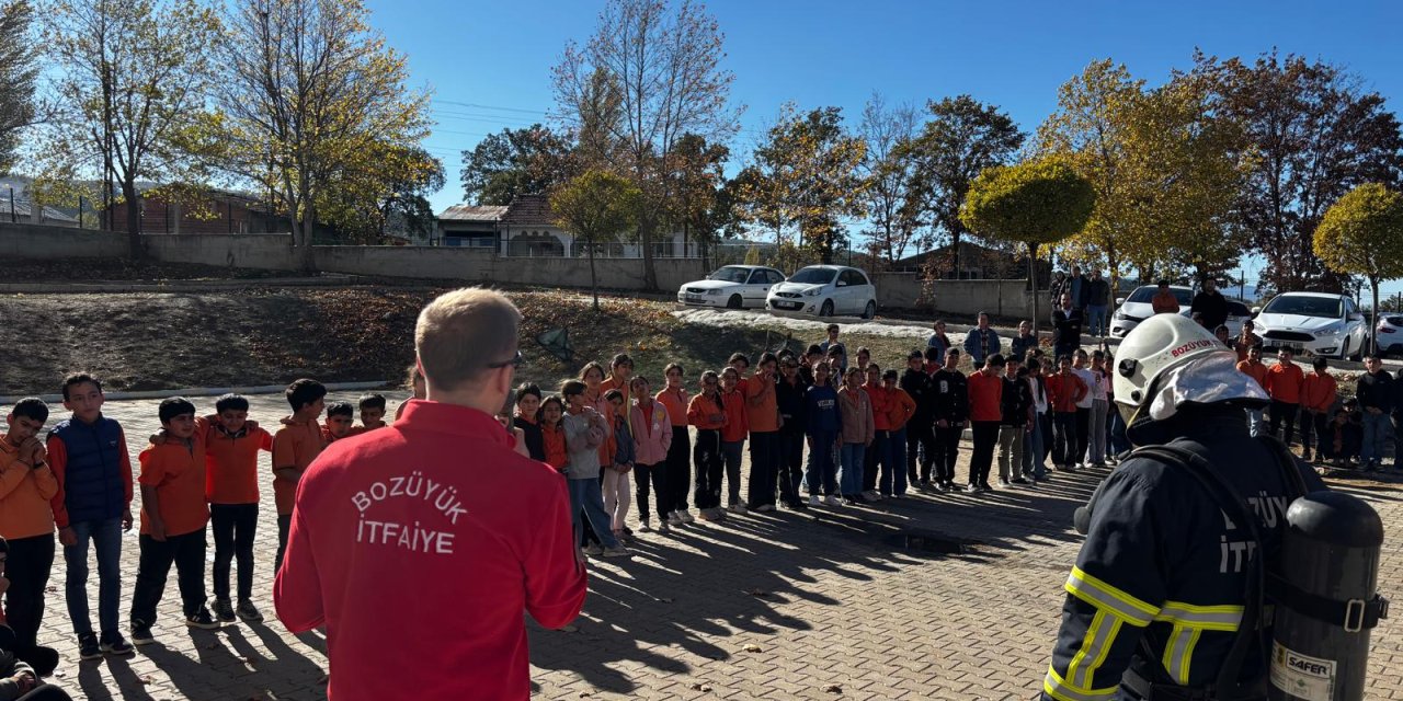 Bozüyük'te Öğrencilere Yangın Eğitimi