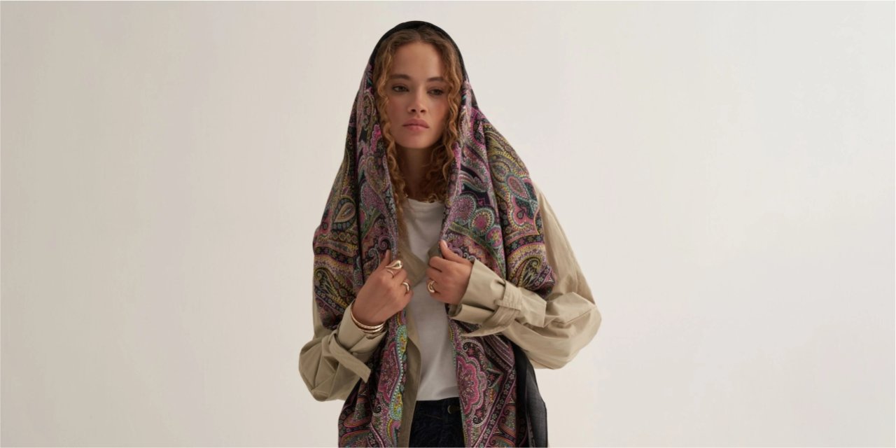 Zarafetin Dokunuşu: Twill İpek Eşarp ve Moreno Silk Farkı