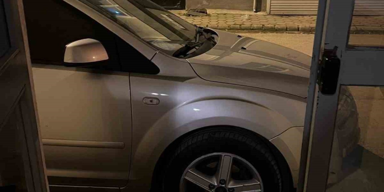 ark Edilen Araç Yüzünden Vatandaş Evine Giremedi