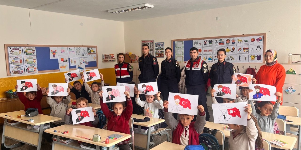 Jandarmadan Öğrencilere ‘Güvenli Gelecek’ Eğitimi